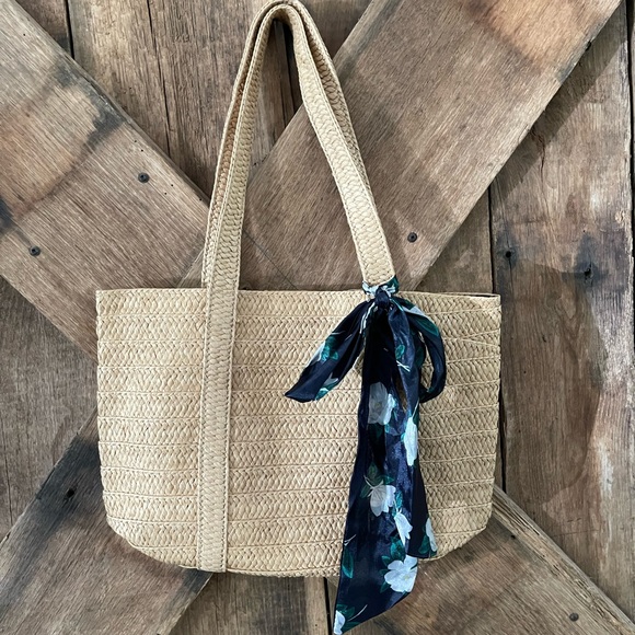 Draper James Handbags - NWOT Draper James Straw Tote